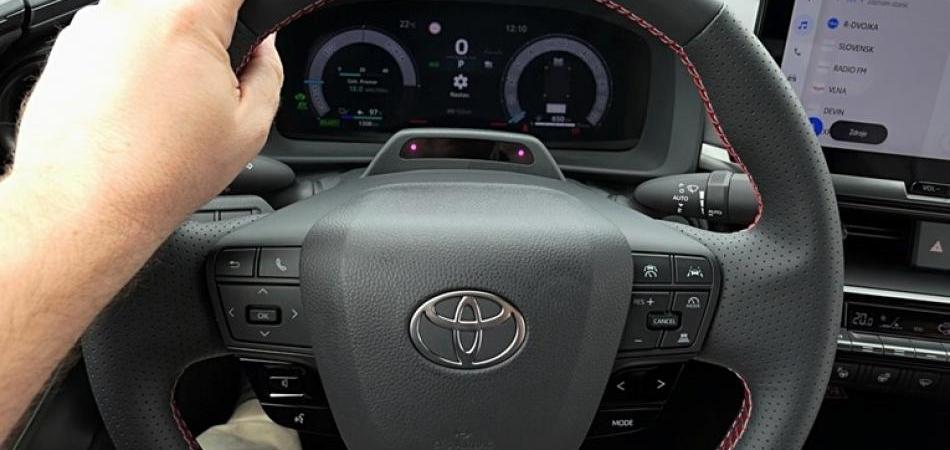 Oštar pad dobiti Toyote