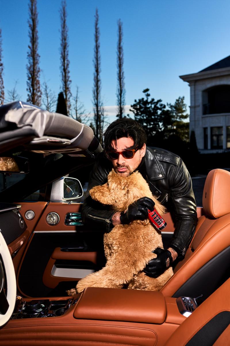 Michele Morrone će glumiti uz Anthonyja Hopkinsa u biografskom filmu o braći Maserati